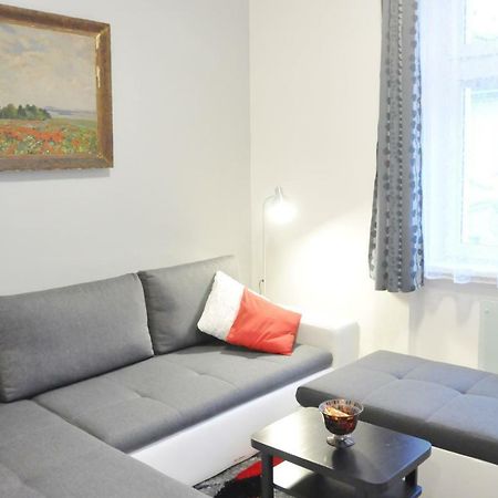 Modern & Historic Apartment Bratislava Buitenkant foto